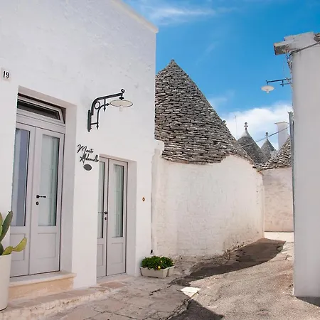 בית נופש Monte Adamello - Dimora Nei Trulli אלברובלו